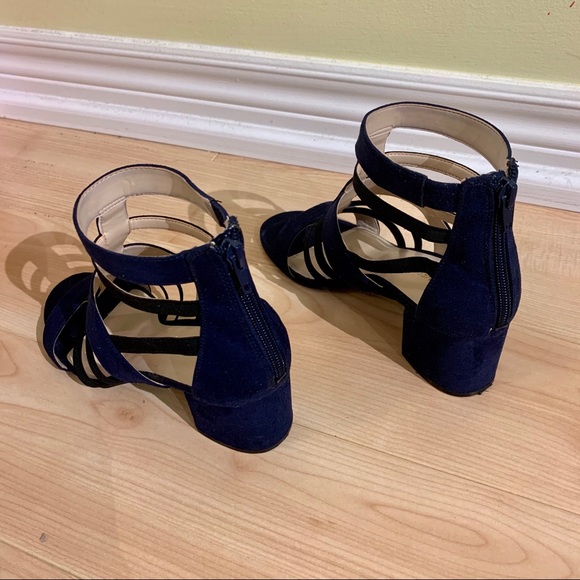 NINE WEST strappy block heel sandals - Picture 3 of 5